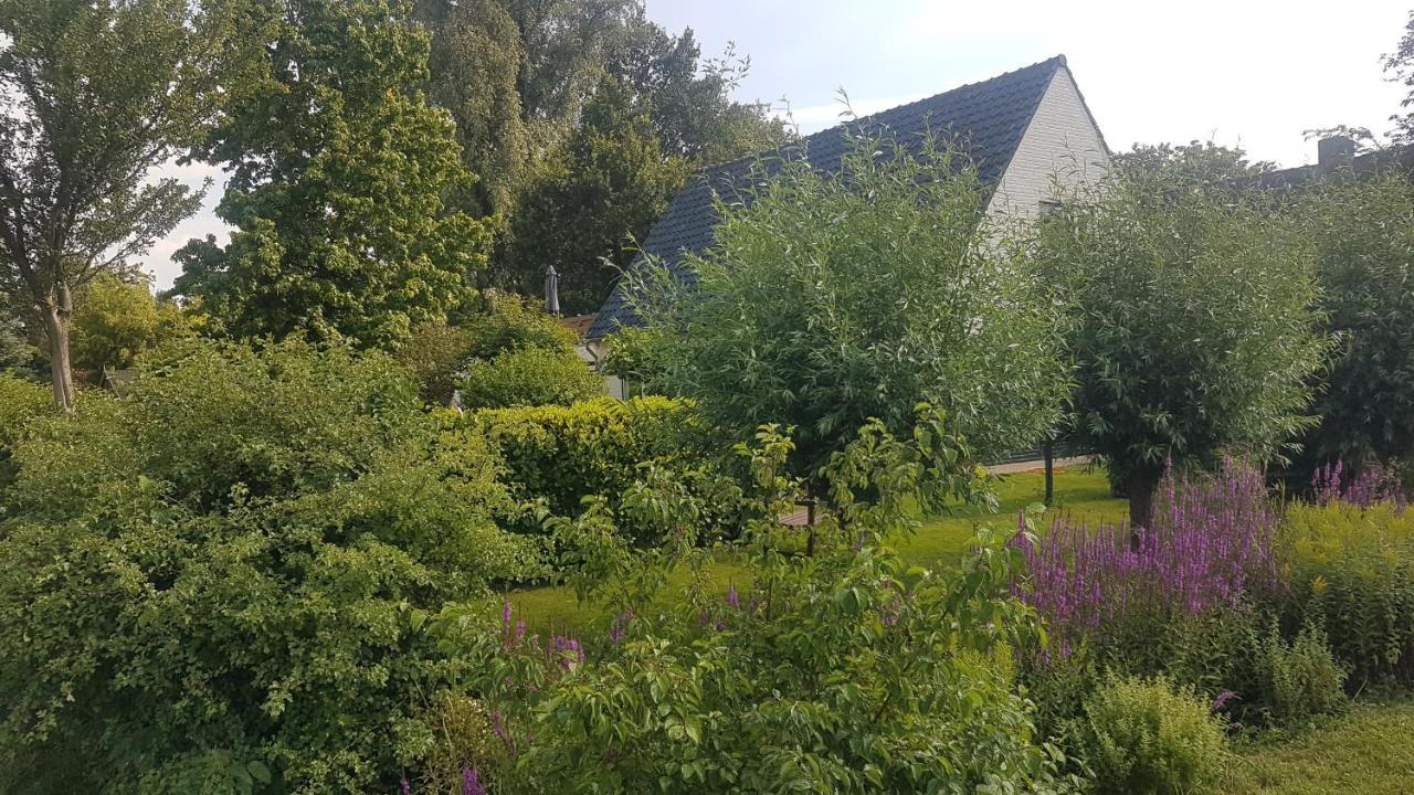 Zonnig Appartement Maasbommel. Exterior foto