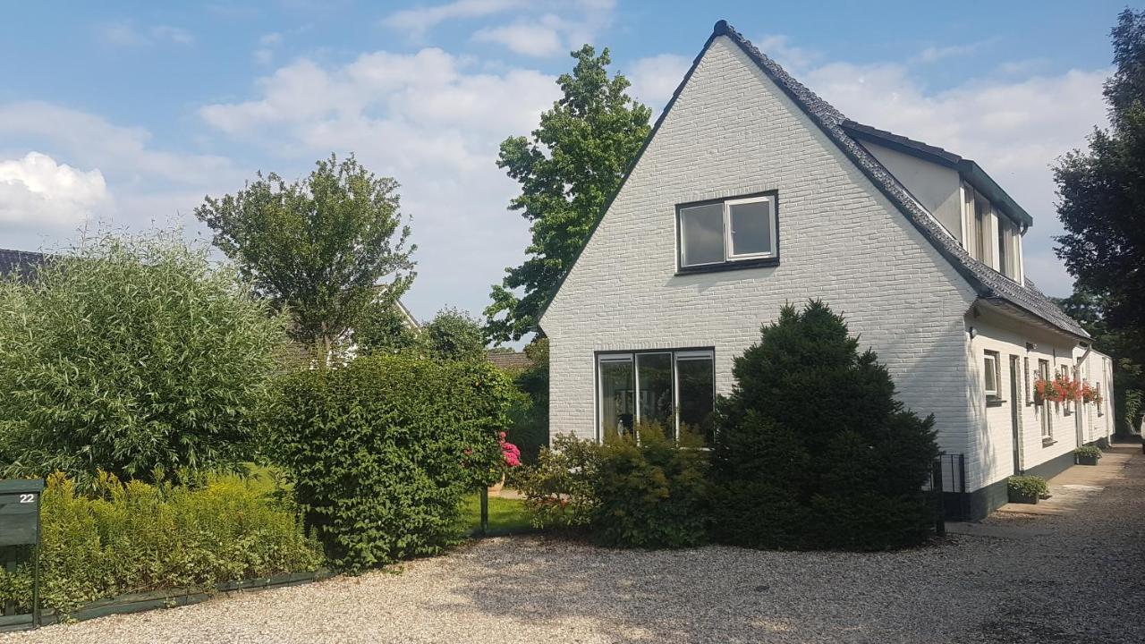 Zonnig Appartement Maasbommel. Exterior foto